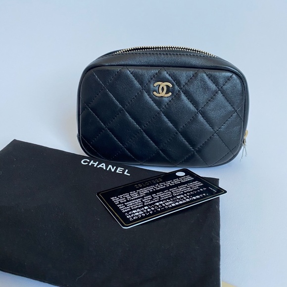 CHANEL O Case Quilted Small Pouch Lambskin - Picture 4 of 8